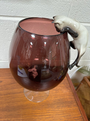 1960s Purple Empoli brandy glass with ceramic cat and mouse